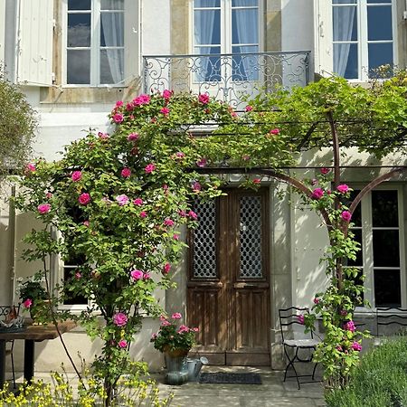Verzeille Le Patio Des Senteurs B&B 외부 사진