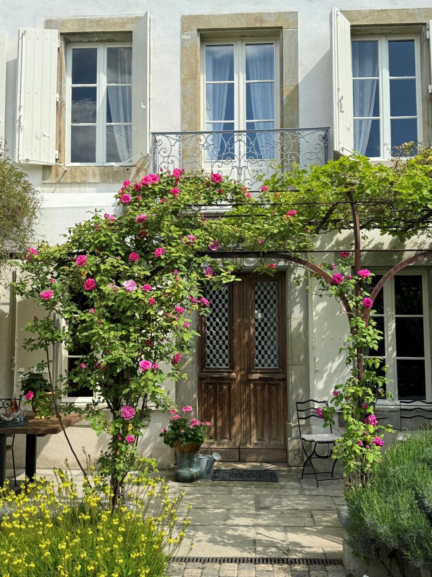Verzeille Le Patio Des Senteurs B&B 외부 사진